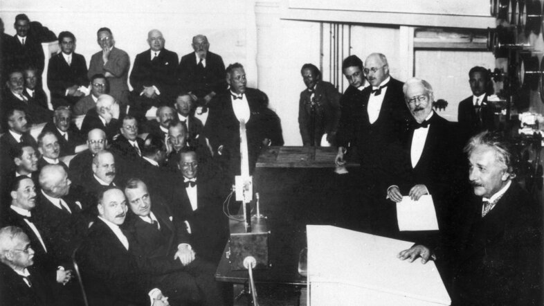Einstein im Hörsaal an der Uni Wien 1931