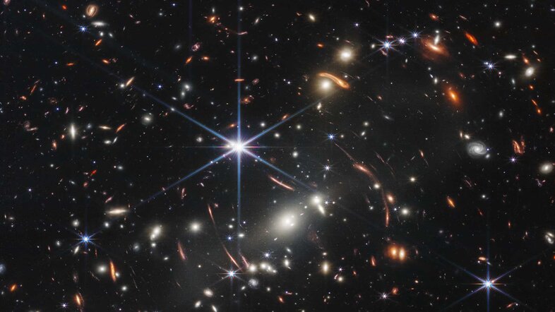 Thousands of galaxies flood this near-infrared image of galaxy cluster SMACS 0723