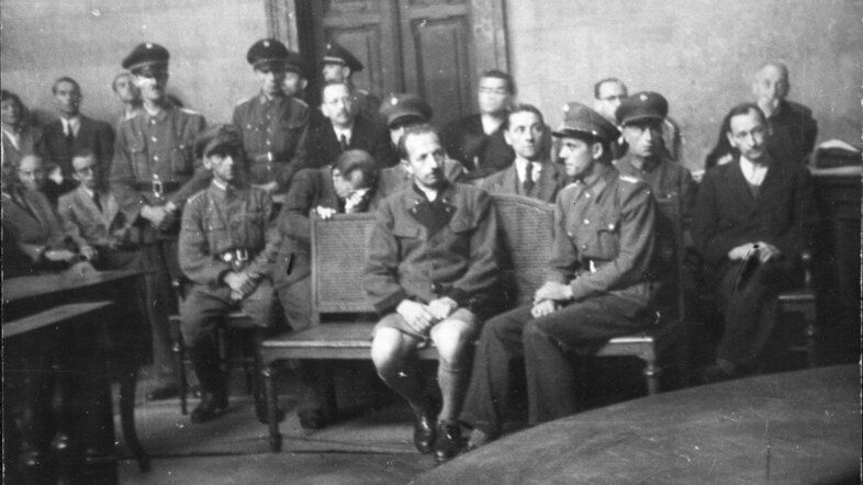 Historische Aufnahme eines Prozesses des Volksgerichts 1945