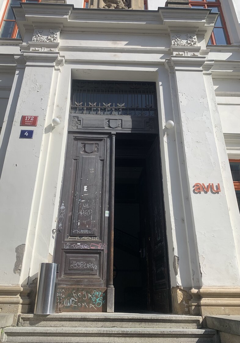 Entrance AVU