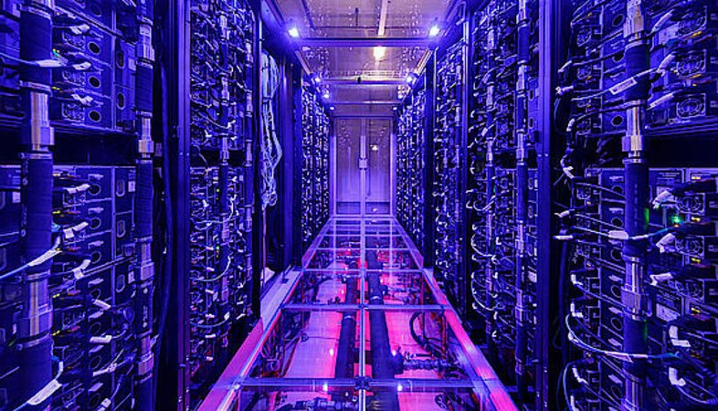 Foto des Supercomputers Vienna Scientific Cluster