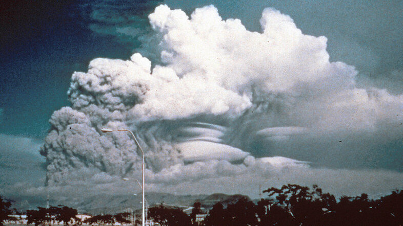 Große Aschewolken nach Vulkanausbruch