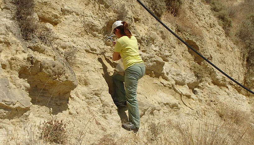 Konstantina Agiadi climbing a rock